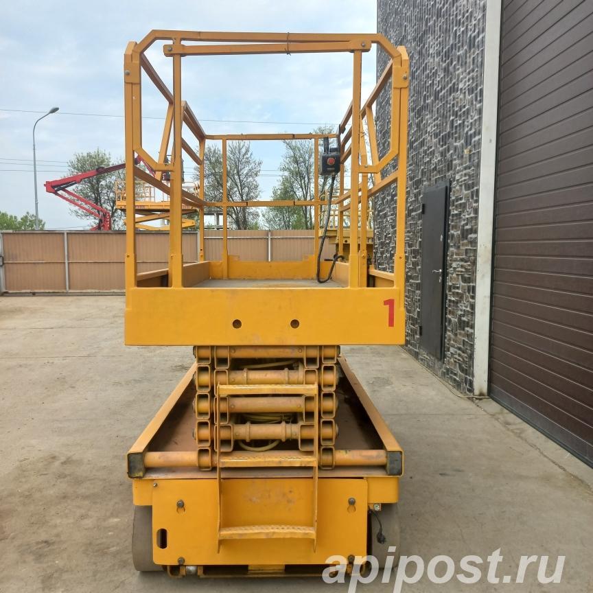 Распродажа самоходных ножничных подъемников, бу
