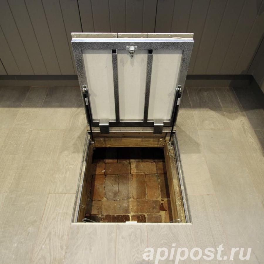 Крышка в пол на газовых стойках для погреба под плитку