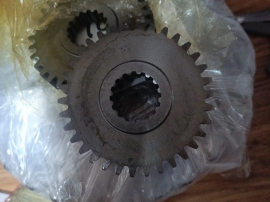 запчасти к редуктору бортового komatsu pc50uu2. С...