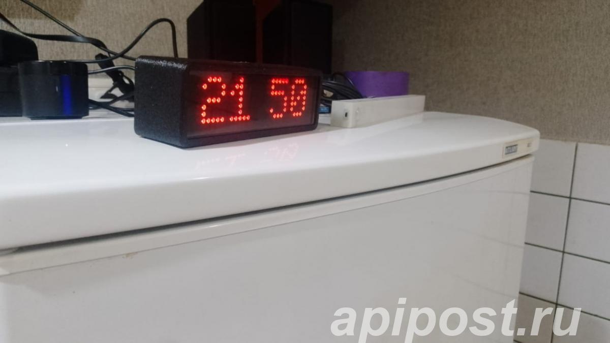 Умные настольные часы на ESP32 - Сочи
