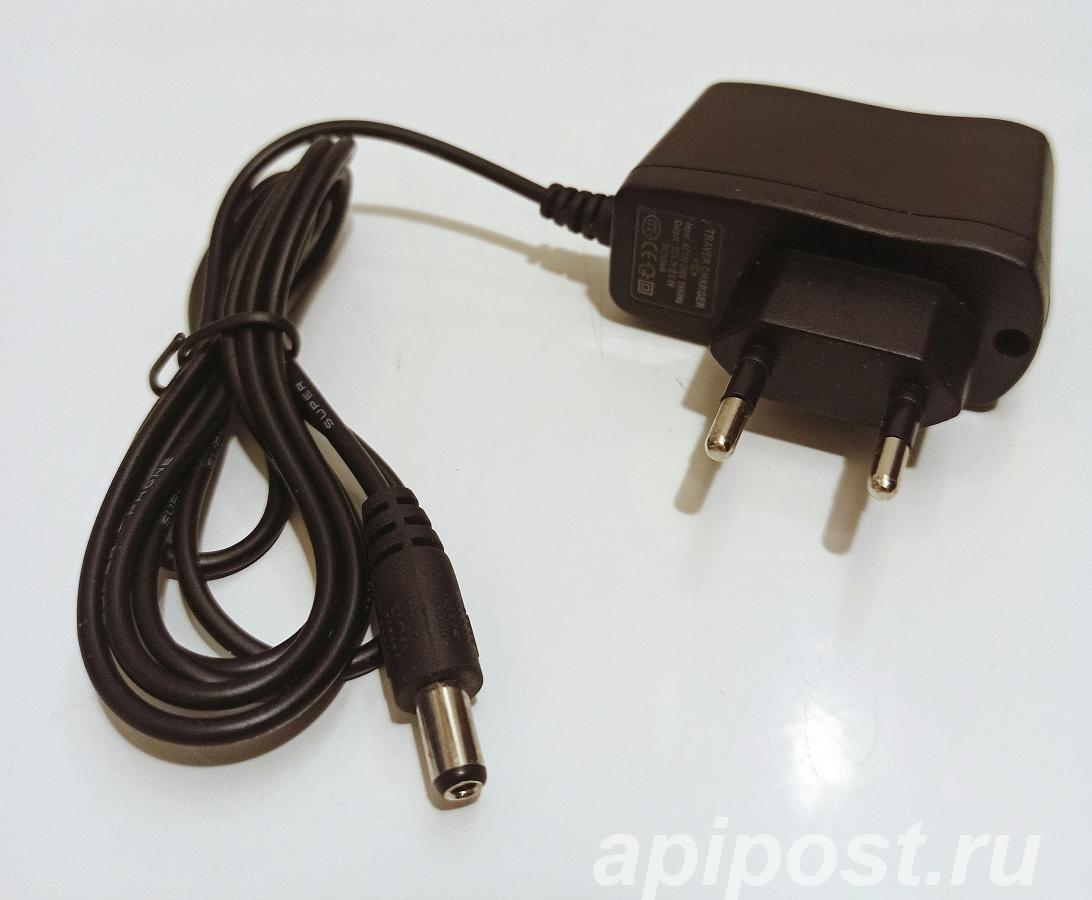 Универсальная зарядка TRAVEL CHARGER.